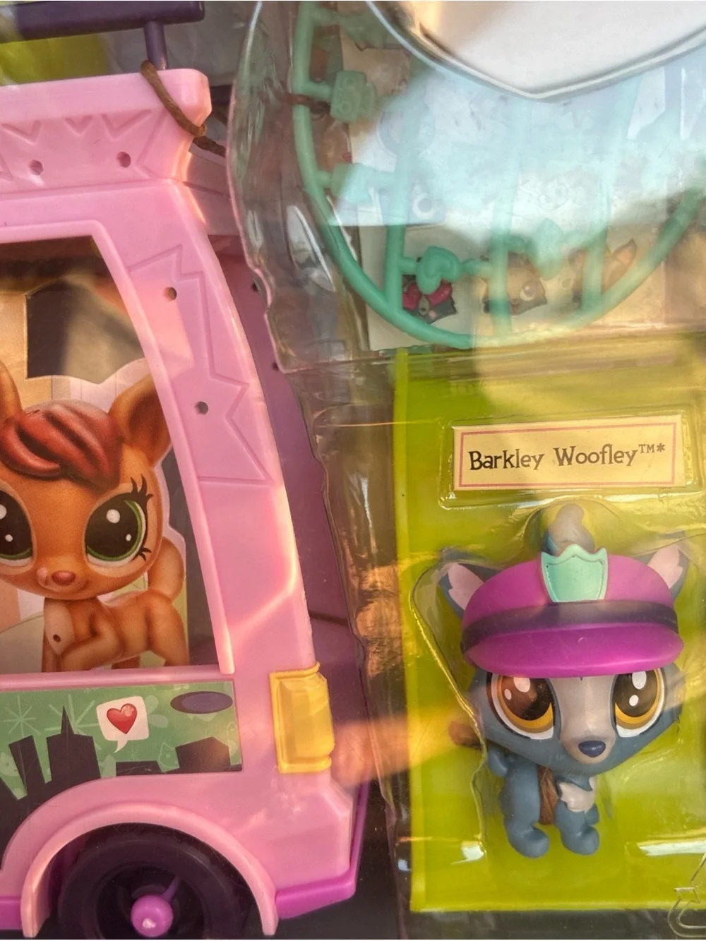 Littlest Pet Shop compact littlest